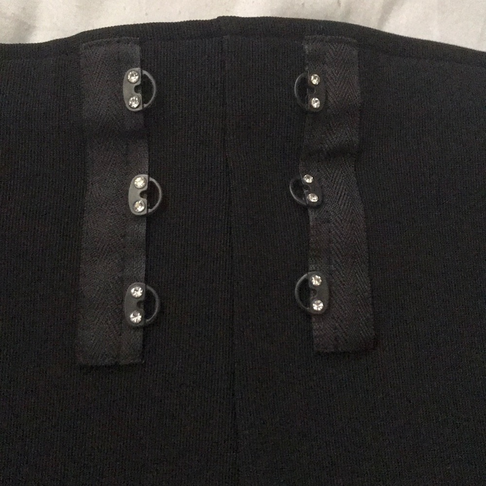 Stretchy mini skirt - Picture 2 of 2